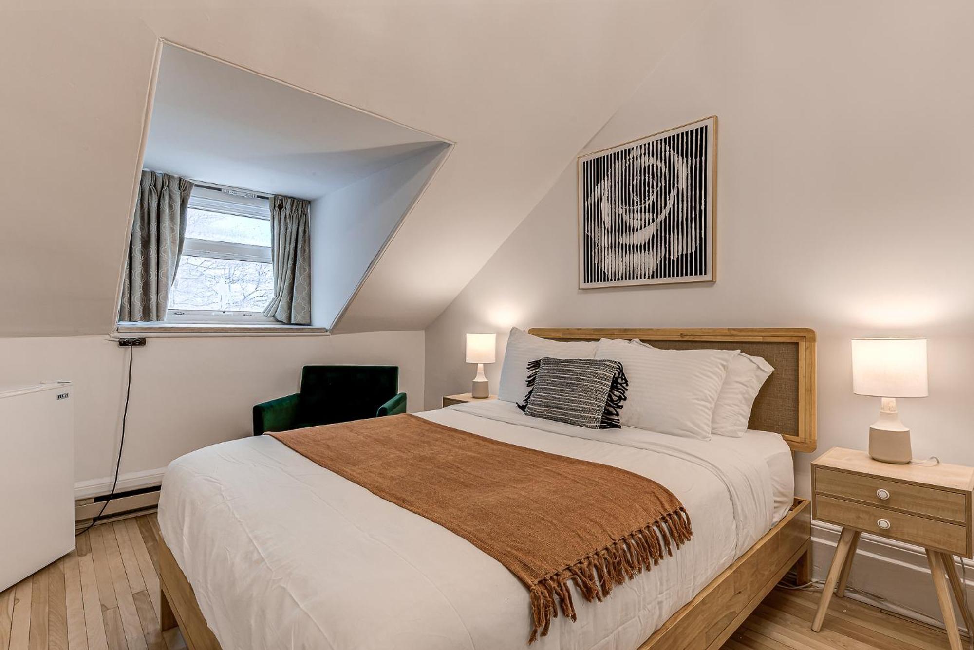 Queen Room