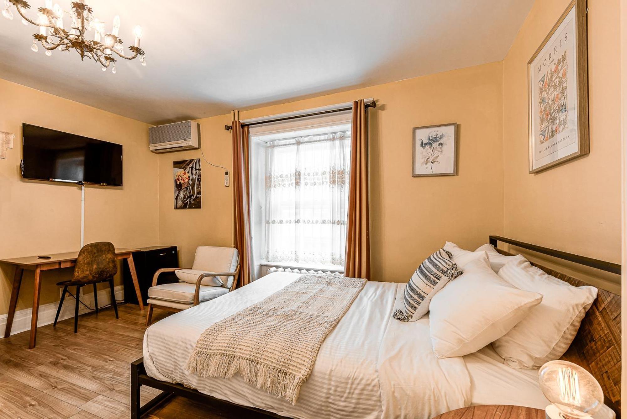 Queen Room