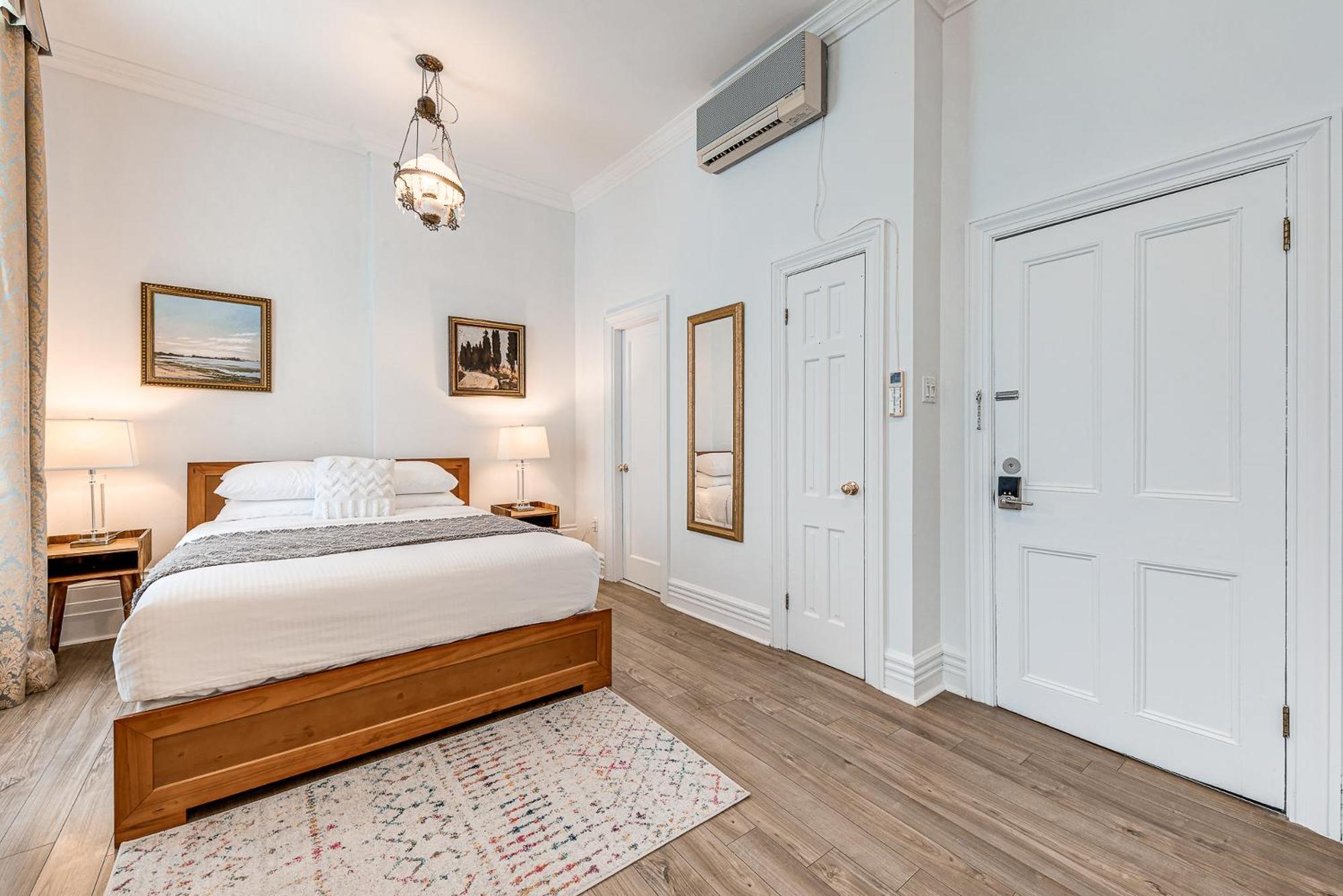 Queen Room