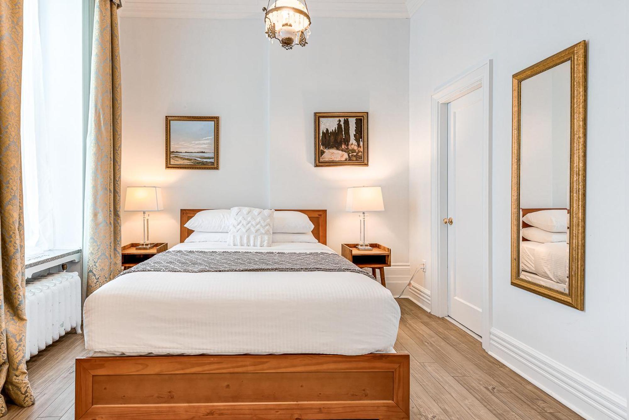 Queen Room